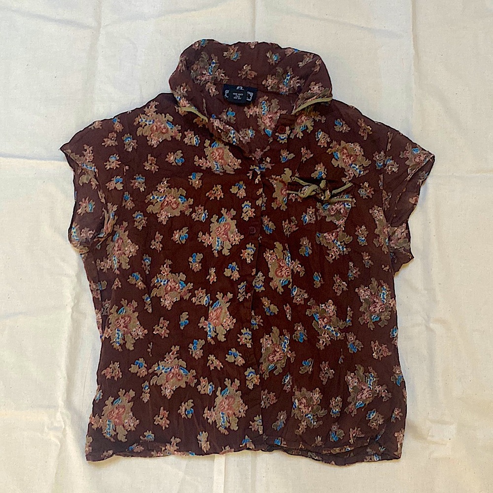 Angie Adorable Cotton shirt Size Medium 💛